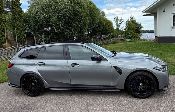BMW M3 3 of 5