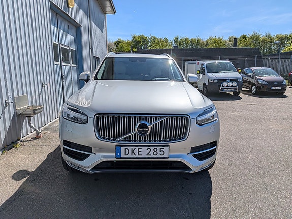 Volvo XC90 7 of 17