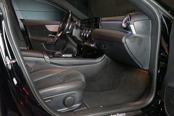 Mercedes-Benz CLA250 e 14 of 18
