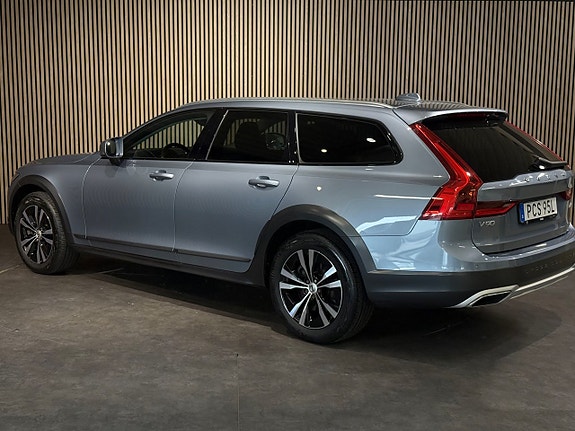 Volvo V90 Cross Country 6 of 22