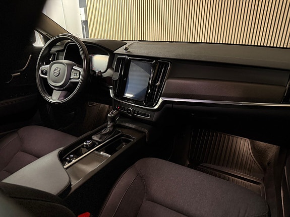 Volvo V90 Cross Country 14 of 22
