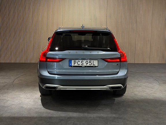 Volvo V90 Cross Country 5 of 5