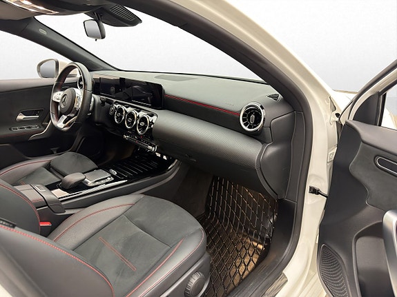 Mercedes-Benz A180 25 of 30