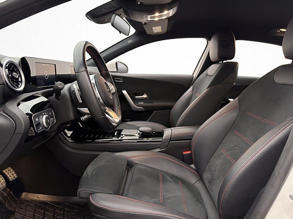 Mercedes-Benz A180 12 of 30