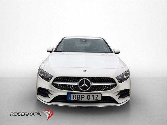 Mercedes-Benz A180 2 of 5