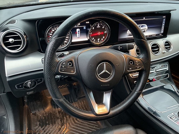 Mercedes-Benz E220 12 of 30