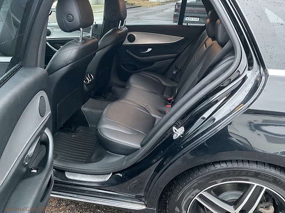 Mercedes-Benz E220 15 of 30