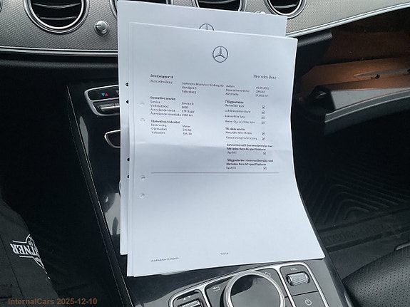 Mercedes-Benz E220 26 of 30