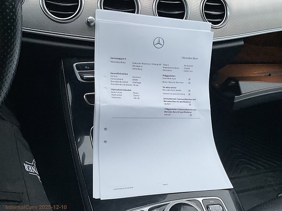 Mercedes-Benz E220 25 of 30