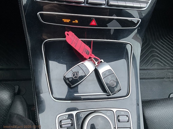 Mercedes-Benz E220 17 of 30
