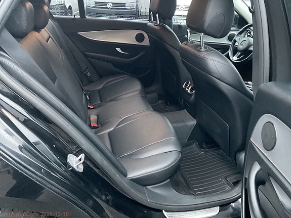 Mercedes-Benz E220 16 of 30