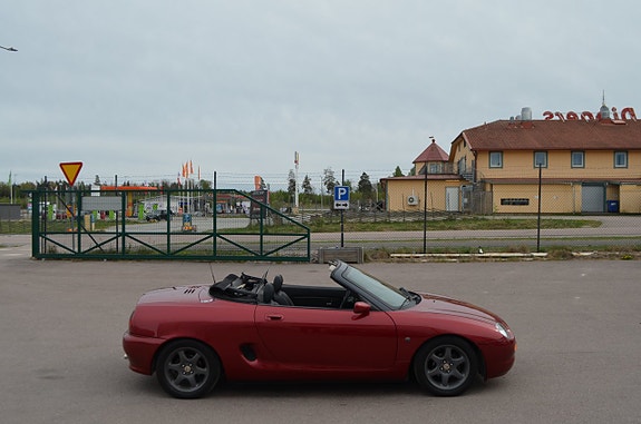 MG F 8 of 21