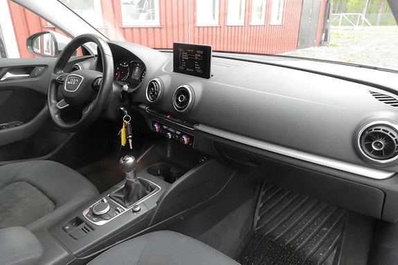 Audi A3 9 of 17