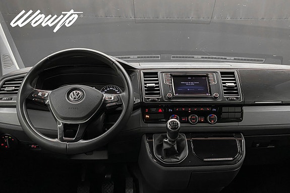 Volkswagen Multivan 19 of 22