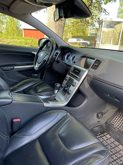 Volvo S60 3 of 4