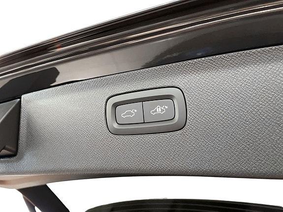 Volvo XC90 17 of 18