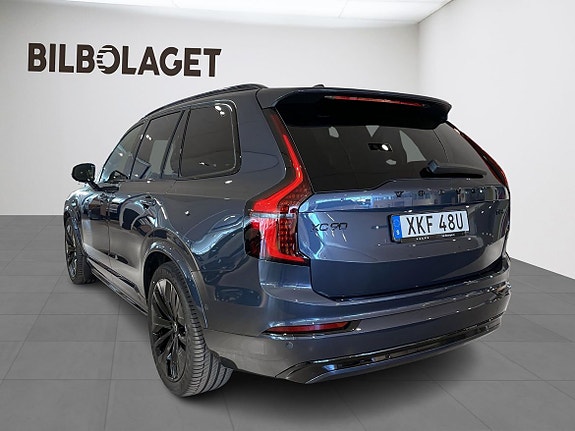 Volvo XC90 3 of 18