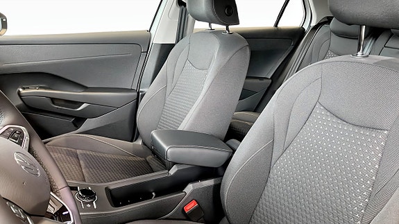 Volkswagen T-Roc 8 of 13