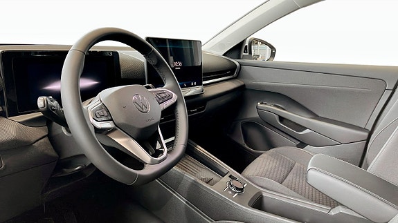 Volkswagen T-Roc 7 of 13