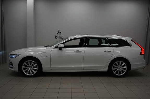 Volvo V90 2 of 5