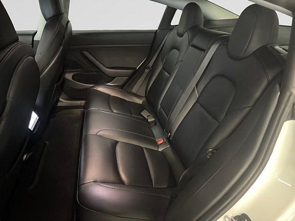 Tesla Model 3 17 of 19
