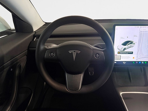 Tesla Model 3 16 of 19