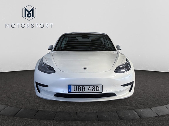 Tesla Model 3 10 of 19