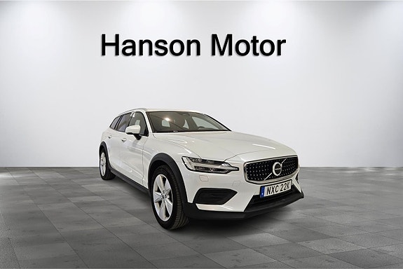 Volvo V60 Cross Country 5 of 5