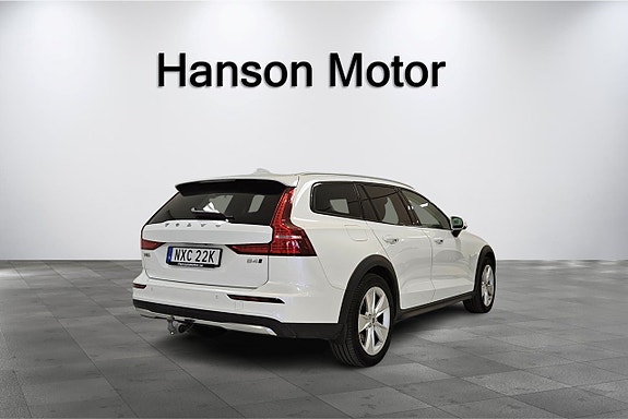Volvo V60 Cross Country 4 of 5