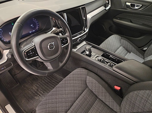 Volvo V60 Cross Country 8 of 9