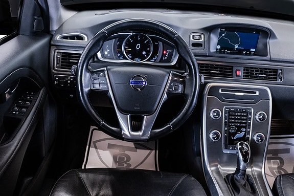 Volvo XC70 16 of 25