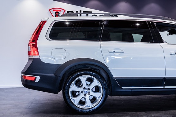 Volvo XC70 10 of 25