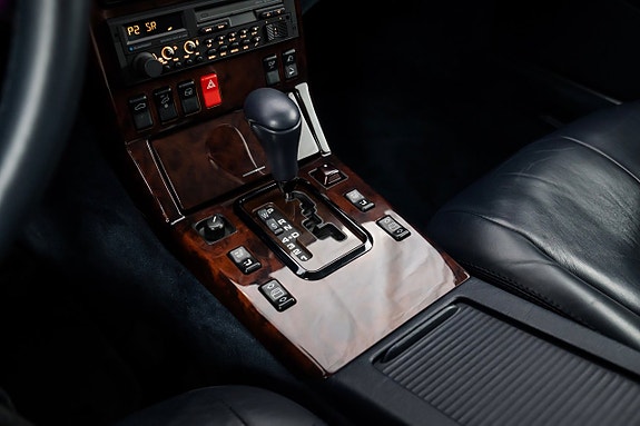 Mercedes-Benz SL500 16 of 23