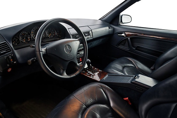 Mercedes-Benz SL500 10 of 23