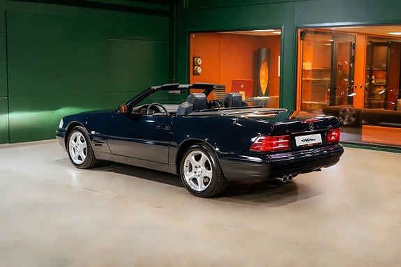 Mercedes-Benz SL500 3 of 5