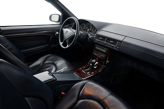 Mercedes-Benz SL500 20 of 23