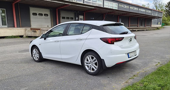 Opel Astra 4 of 5