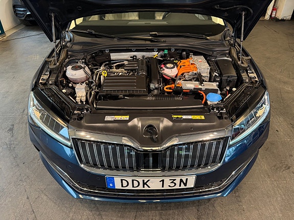 Skoda Superb 28 of 29