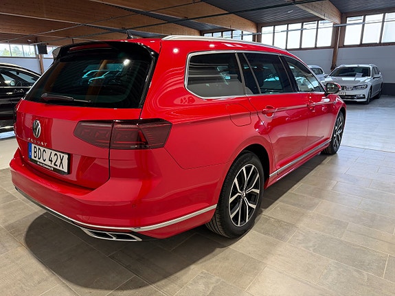 Volkswagen Passat 6 of 30