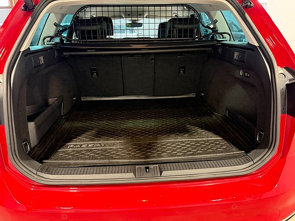 Volkswagen Passat 13 of 30