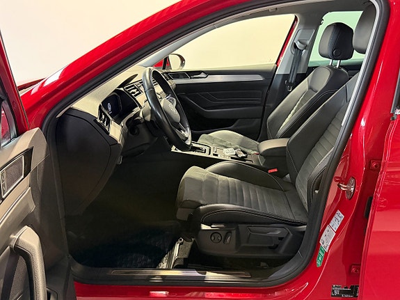 Volkswagen Passat 22 of 30