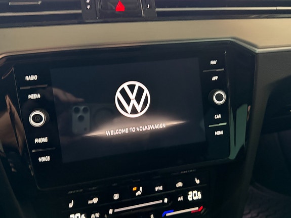Volkswagen Passat 29 of 30