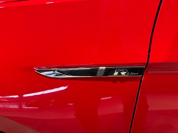 Volkswagen Passat 10 of 30