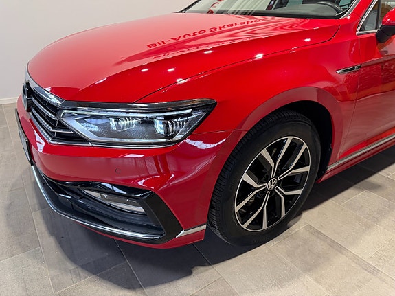 Volkswagen Passat 9 of 30