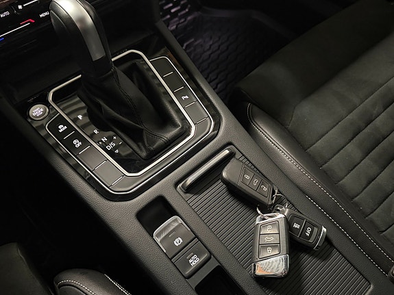 Volkswagen Passat 30 of 30