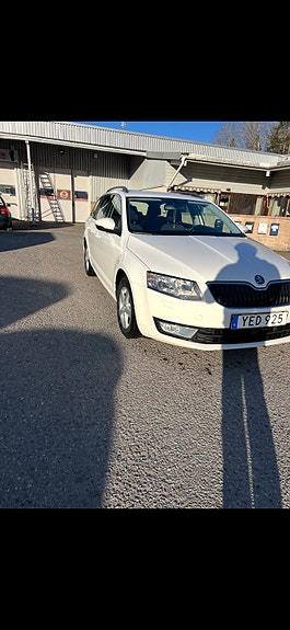 Skoda Octavia 3 of 5