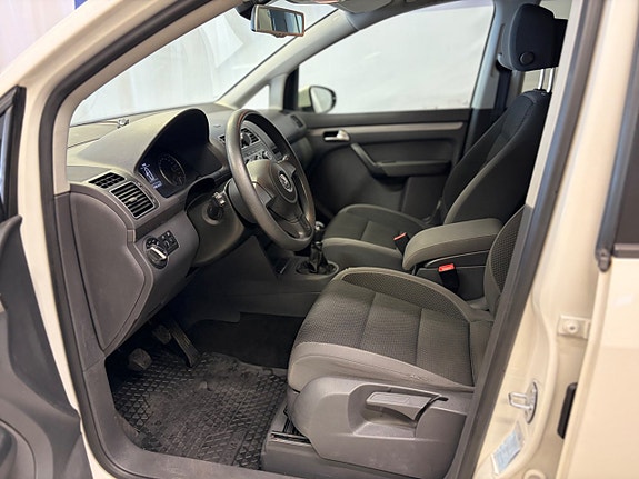 Volkswagen Touran 5 of 5