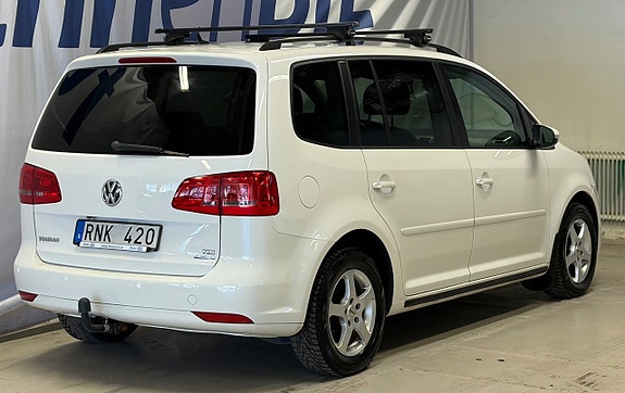 Volkswagen Touran 3 of 5