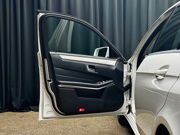 Mercedes-Benz E220 15 of 28