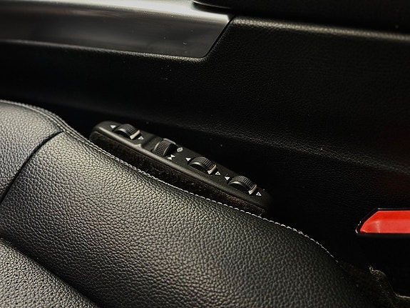 Mercedes-Benz E220 19 of 28
